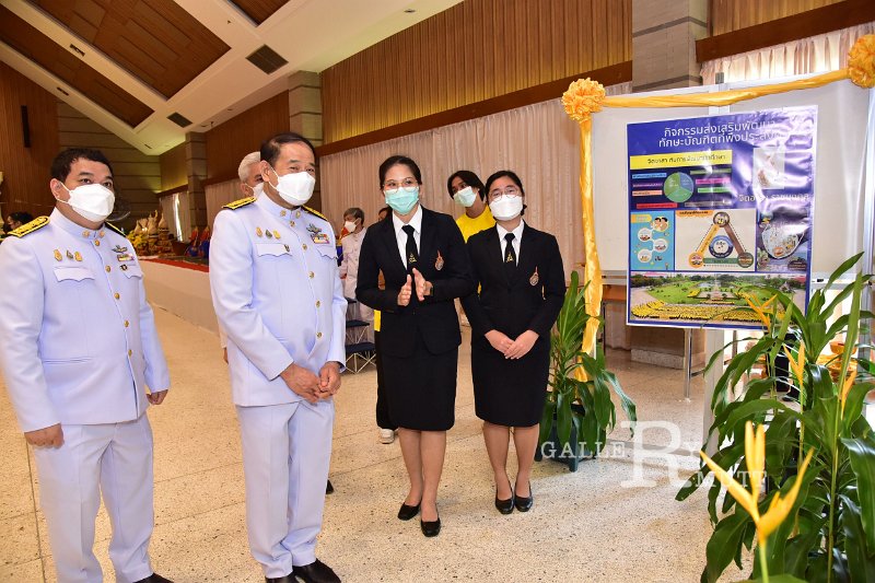 20211013 laying-a-wreath-156.JPG